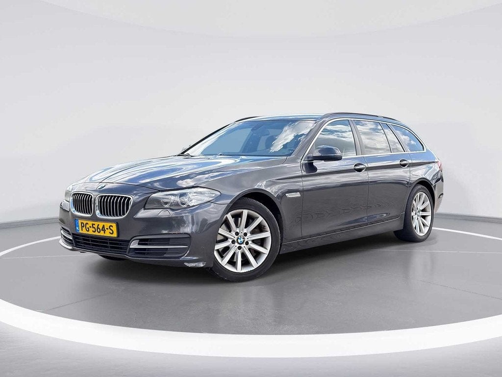 BMW 5-serie Touring 525d M Sport Edition 2014 | PG-564-S, Auto's, BMW, Automaat, Achterwielaandrijving, Euro 6, 2000 kg