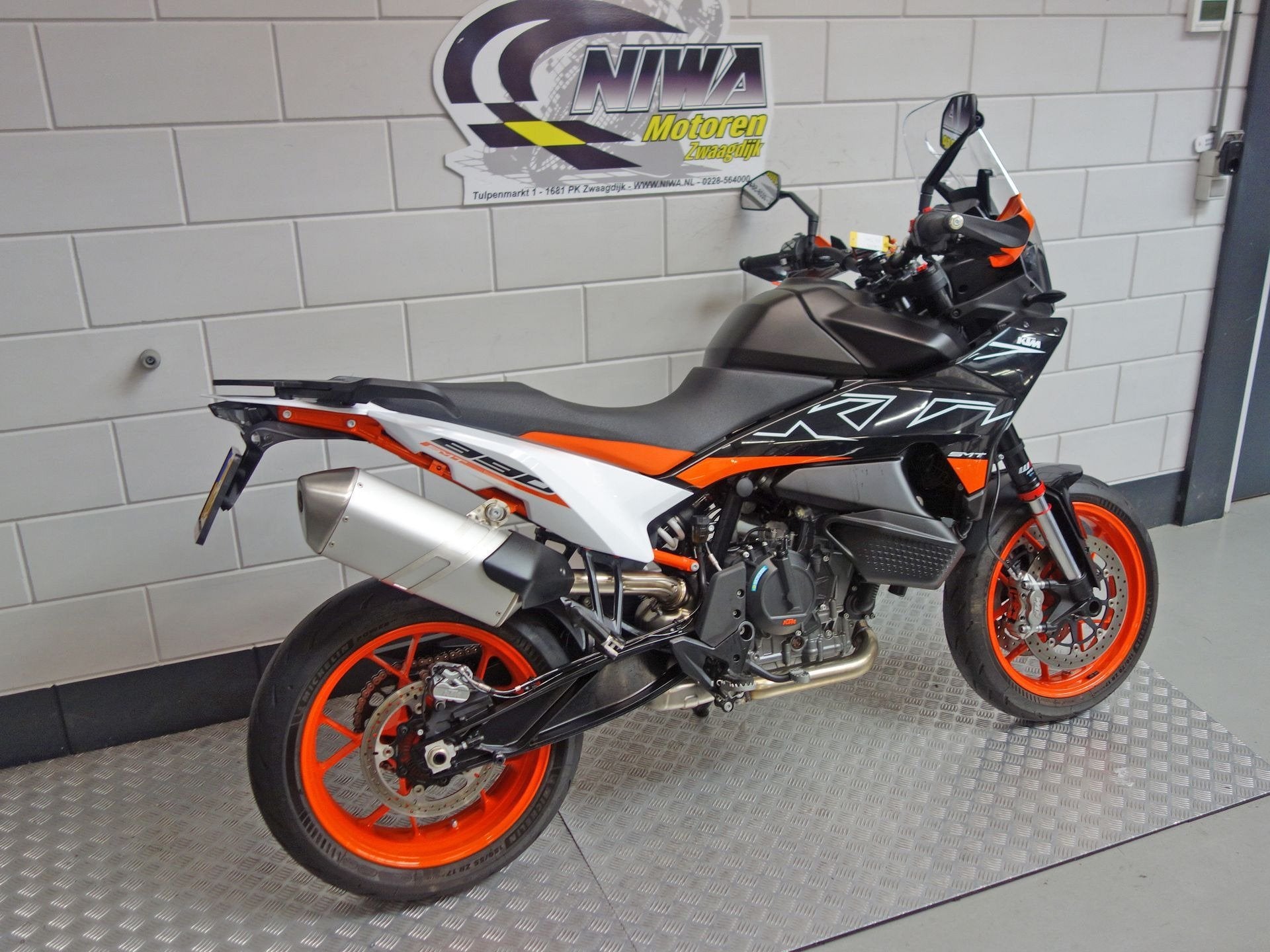 KTM 890 SMT, Motoren, LED Verlichting, Meer dan 35 kW, Handgeschakeld, SuperMoto