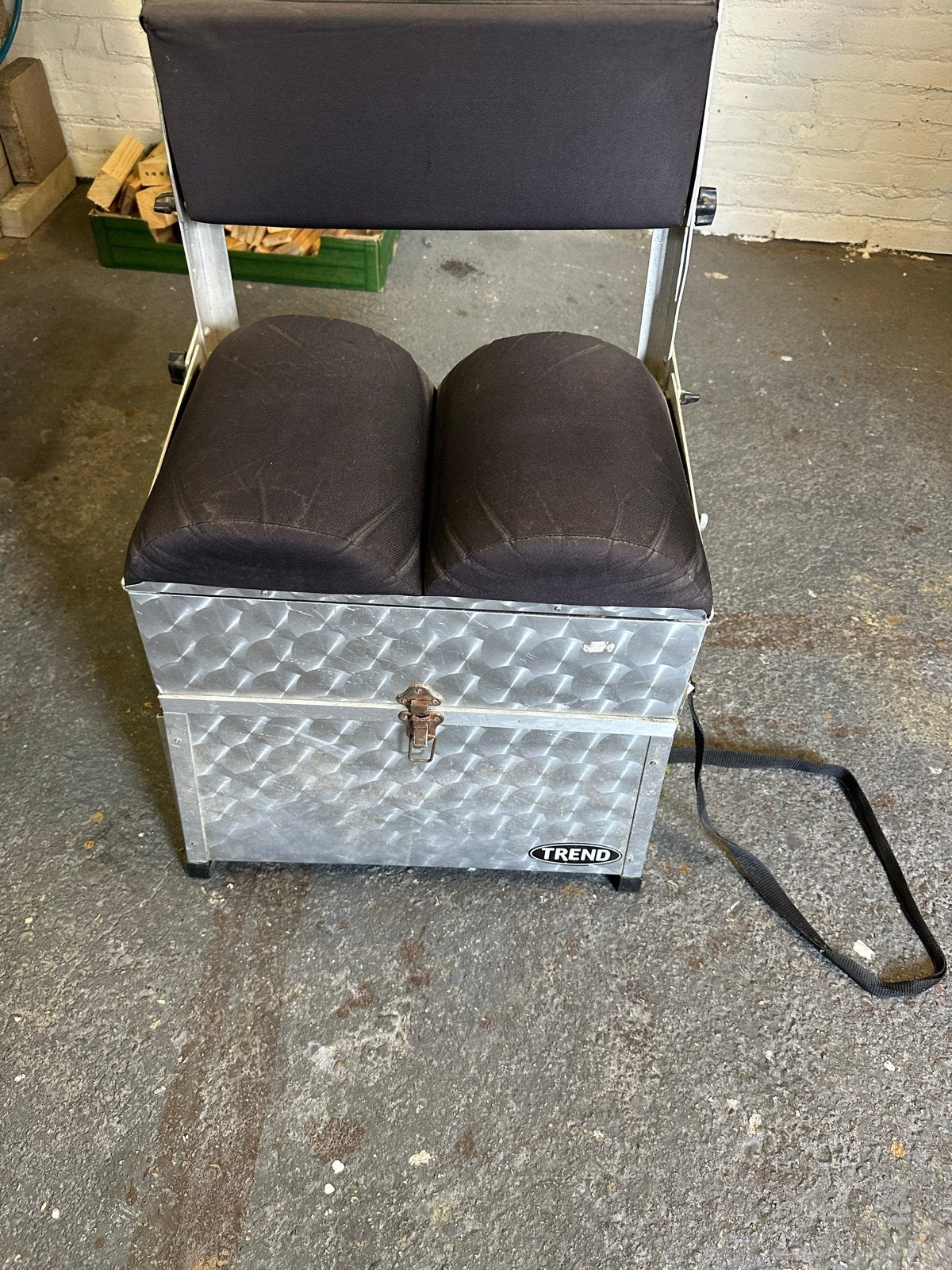TREND Aluminium Visstoel / Opbergbox met Kussens, Ophalen, Gebruikt