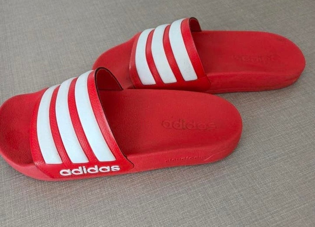 Adidas Adilette  slippers rood maat 38, Slippers, Adidas, Ophalen of Verzenden, Gedragen