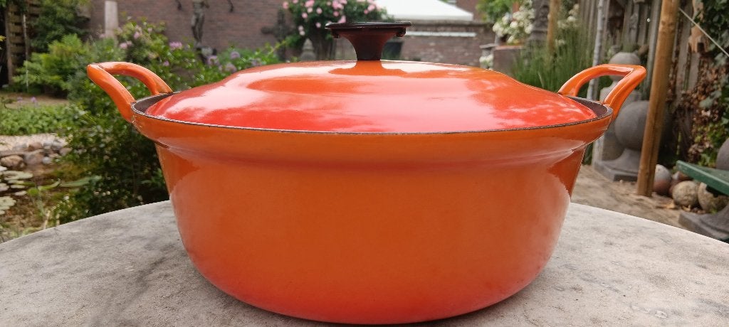 LE CREUSET faittout oranje gietijzer Ø 28 cm (G351), Gebruikt, Gietijzer, Ophalen of Verzenden, Keramische plaat