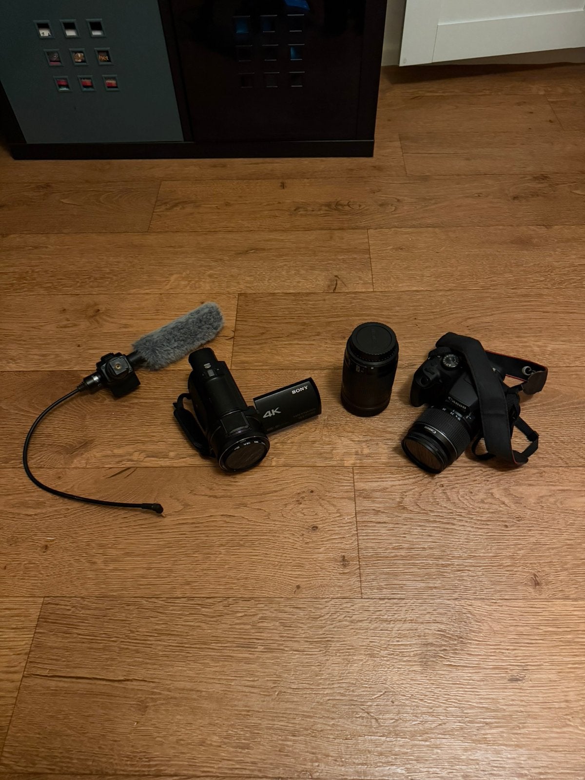 Sony Ax53 + Canon eos 2000D + accessoires, Audio, Tv en Foto, Ophalen, Canon, Nieuw, 24 megapixels