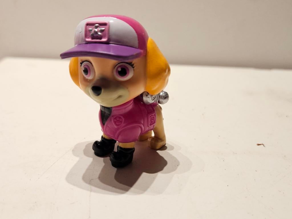 Paw Patrol Skye Figuur met Pet - Ongeveer 6 cm, Ophalen of Verzenden, Gebruikt