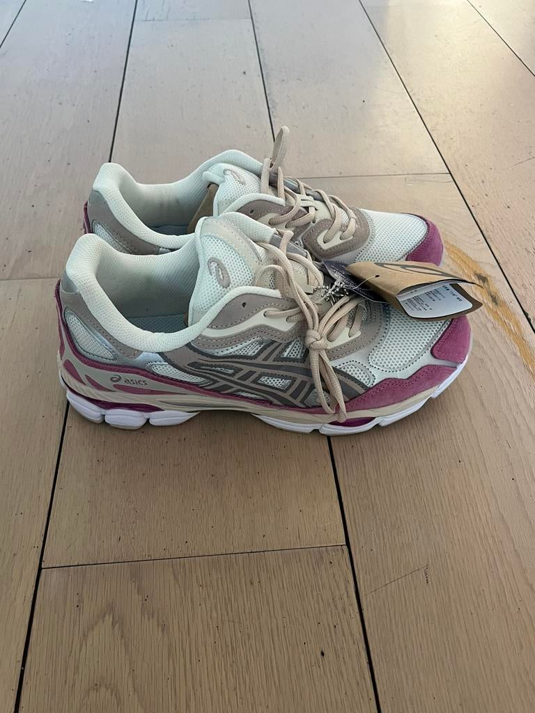 Asics Gel Nyc roze, Sport en Fitness, Loopsport en Atletiek, Nieuw, Ophalen of Verzenden, Kleding, Hardlopen