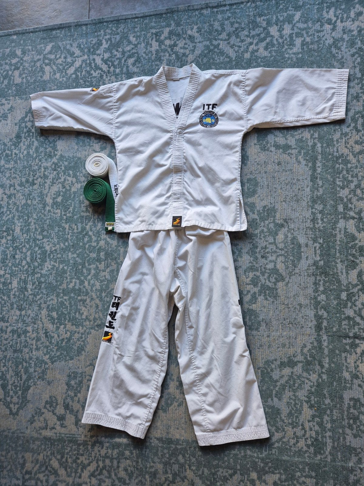 Taekwondo pak ITF met banden, Gebruikt, Taekwondo, Vechtsportpak, Ophalen of Verzenden