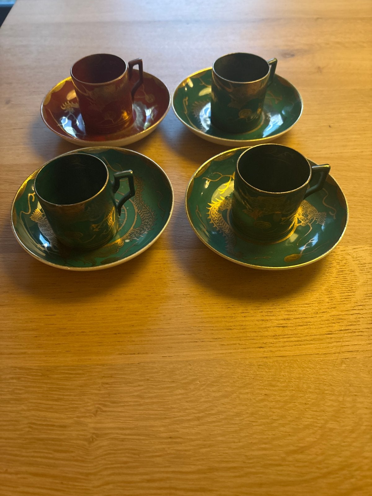 4 Chinese Dragonware vintage theekopjes met schotels, Ophalen of Verzenden