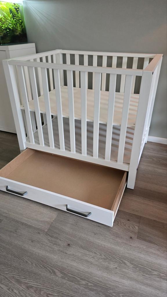 TWF Baby Box Luna met lade – wit – verstelbare bodem, Kinderen en Baby's, Boxen, Ophalen, Gebruikt, Rechthoekig, Lade
