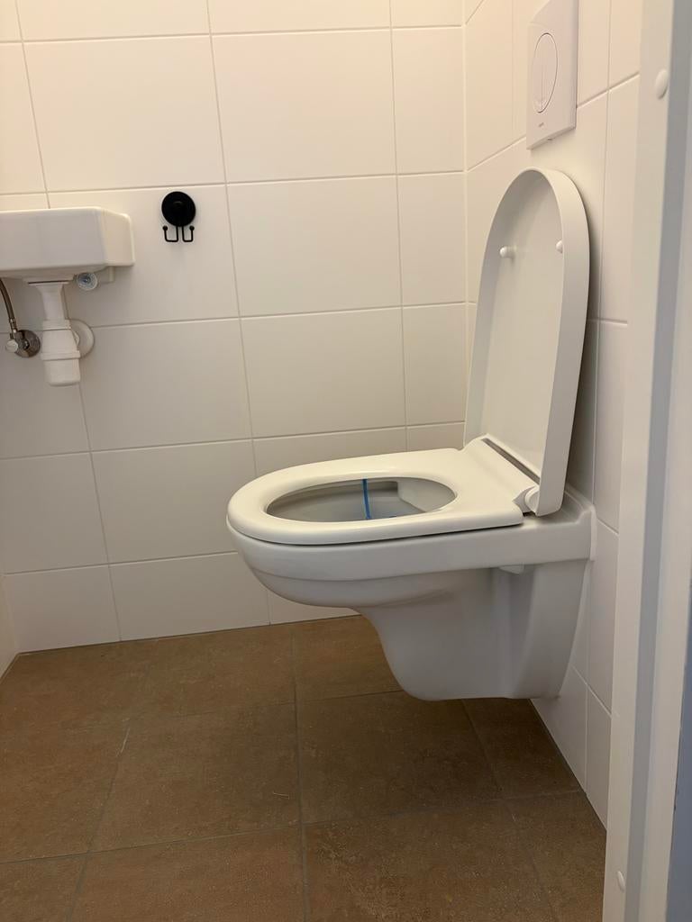 VILLEROY & BOCH Hangend toilet O.novo compact glans wit, Ophalen, Zo goed als nieuw, Toilet