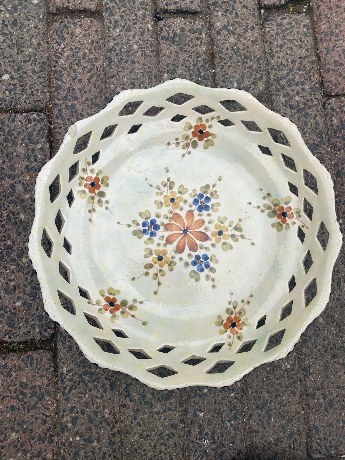 Flora Gouda Holland Aardewerk Fruitschaal, Antiek en Kunst, Antiek | Schalen, Ophalen