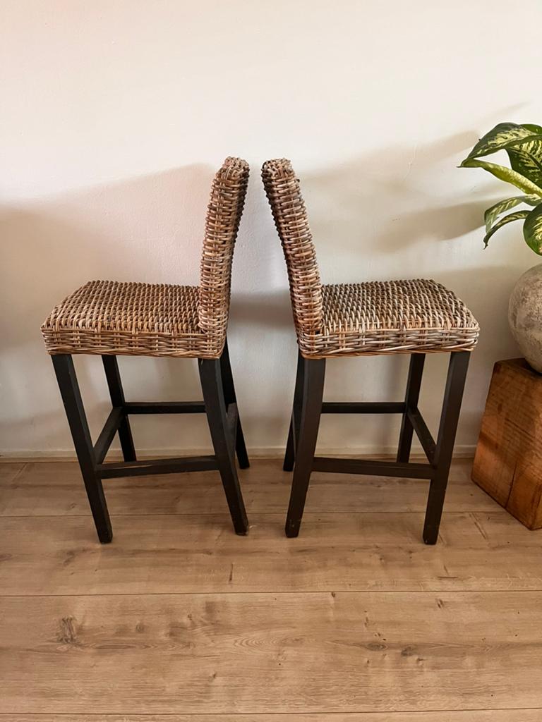 2 rietenbarkrukken, Ophalen, Gebruikt, Met voetsteun, 60 tot 90 cm
