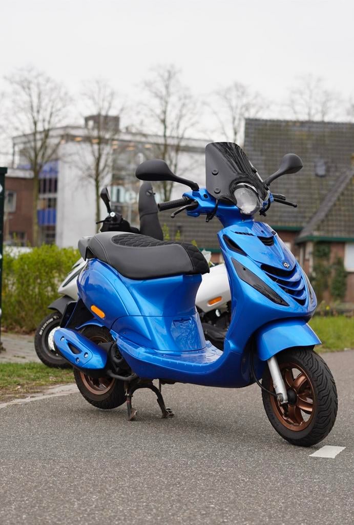 Volledige blauwe zip iget 2018, Ophalen, Zip, Zo goed als nieuw, Benzine
