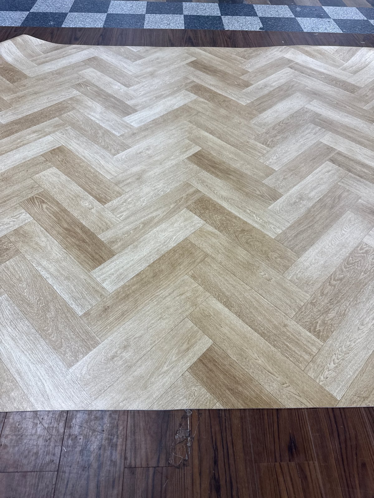 Coupon vinyl dik visgraat 2,35x4m, Bruin, Nieuw, Ophalen of Verzenden, 5 tot 10 m²
