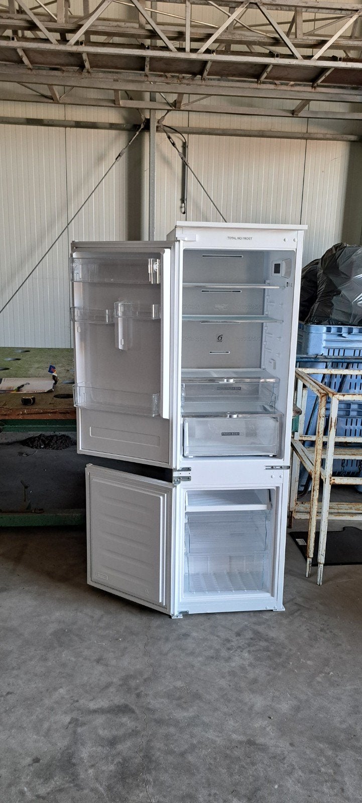 te koop  inbouw koelkast whirlpool b 54 cm  h1765  diep 54, Minder dan 75 liter, Ophalen, Zo goed als nieuw, Met aparte vriezer