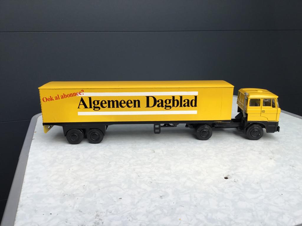 Lion Car Daf 2800 Algemeen Dagblad, Hobby en Vrije tijd, Modelauto's | 1:50, Ophalen of Verzenden, Zo goed als nieuw, Bus of Vrachtwagen