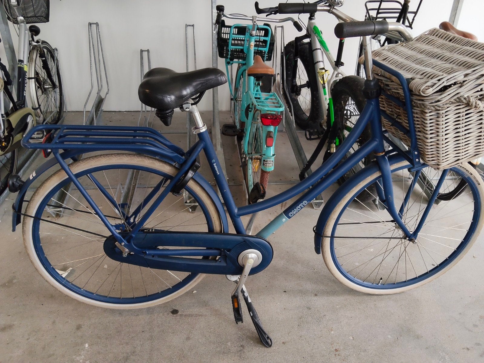 Batavus CNCTD Damesfiets met mand, Fietsen en Brommers, Fietsen | Dames | Damesfietsen, Terugtraprem, Batavus, Ophalen of Verzenden