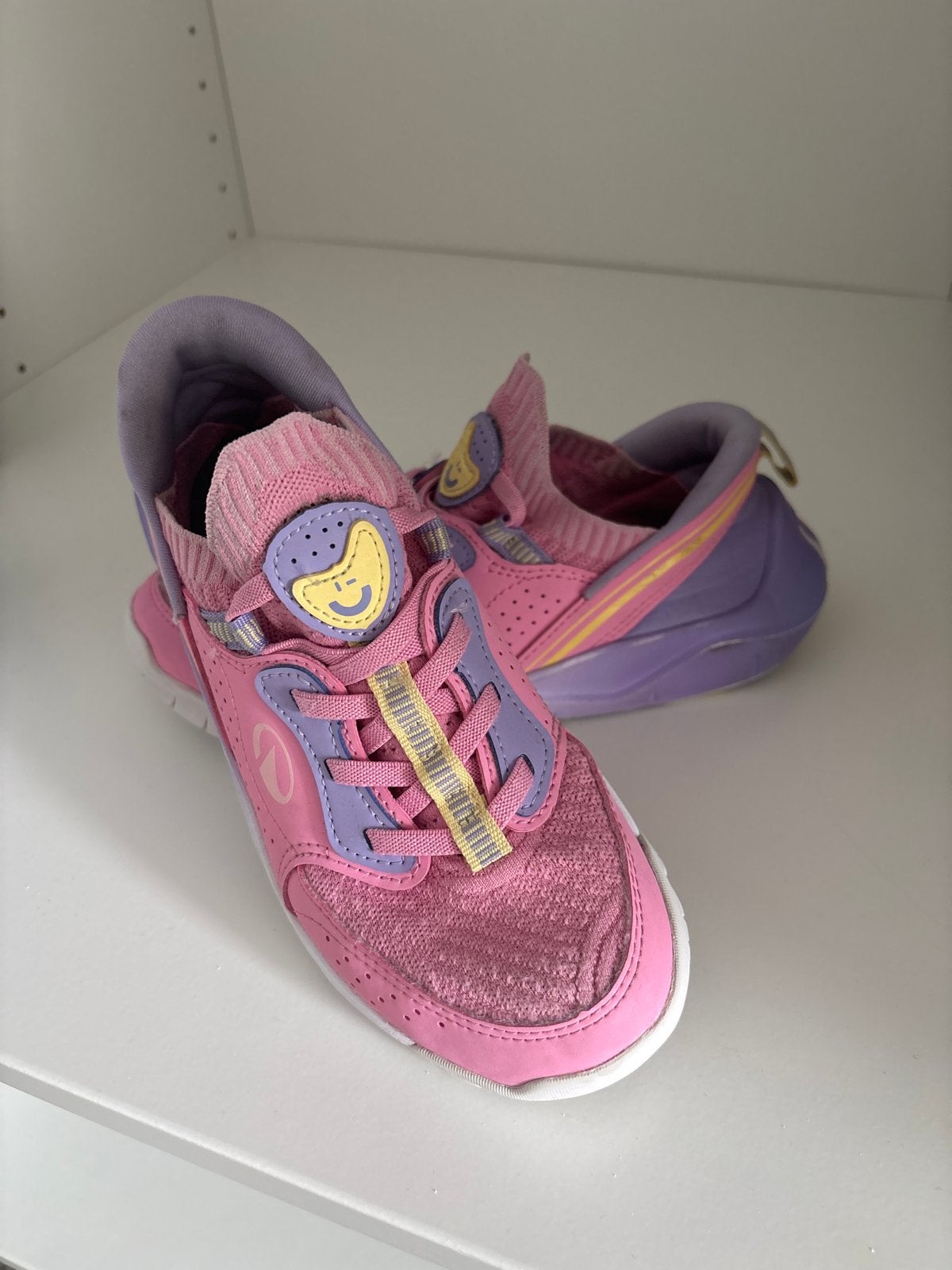 Zo goed als nieuwe Decathlon gymschoenen - Maat 34, Ophalen of Verzenden, Zo goed als nieuw, Meisje, Sportschoenen