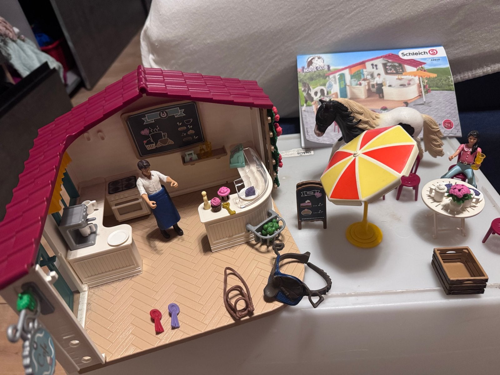 Schleich Horse Club Lakeside Paardencafé met accessoires, Ophalen of Verzenden, Zo goed als nieuw, Meisje