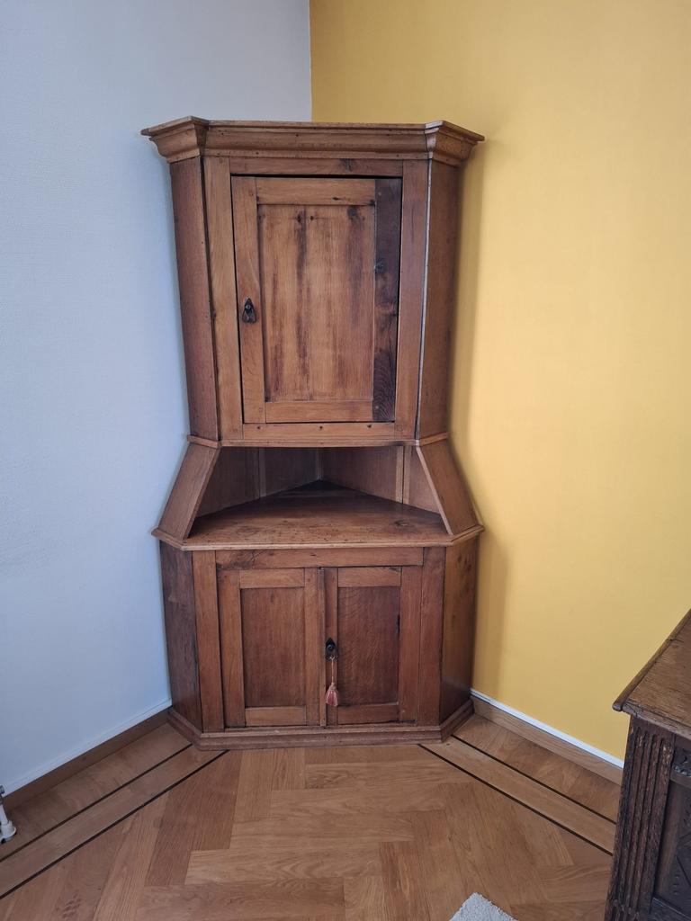 Houten Hoekkast 106 breed 60 diep 187 hoog, Ophalen, Gebruikt