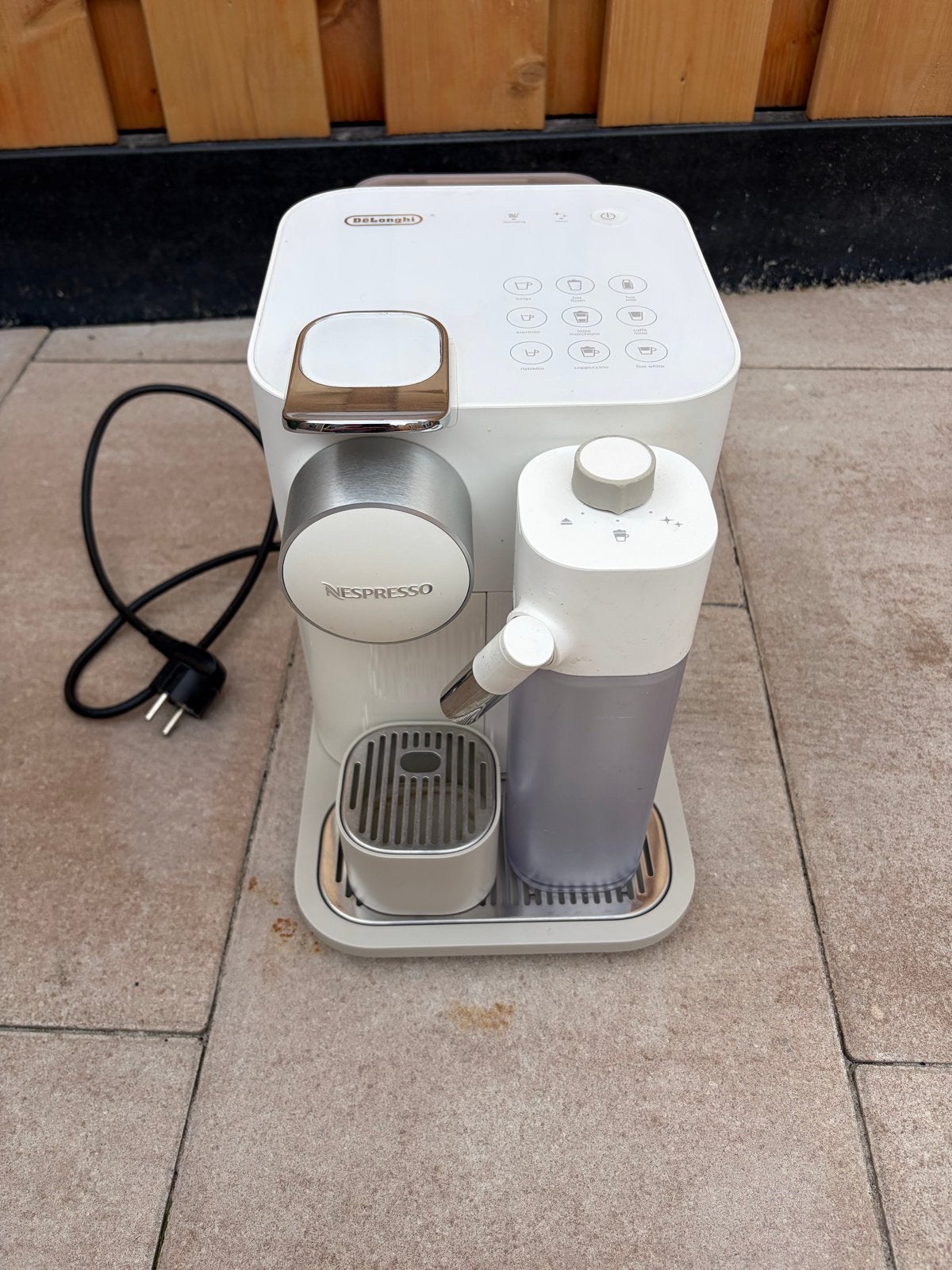 DeLonghi Nespresso koffieautomaat wit, Witgoed en Apparatuur, Koffiezetapparaten, Ophalen, Gebruikt, Koffiemachine, Koffiepads en cups