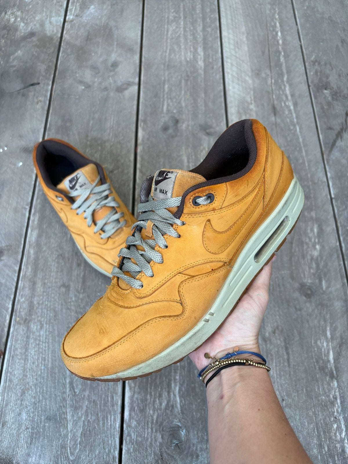 Nike Air Max 1 Premium Wheat Tan Maat 45, Ophalen of Verzenden, Gedragen, Bruin, Sneakers of Gympen