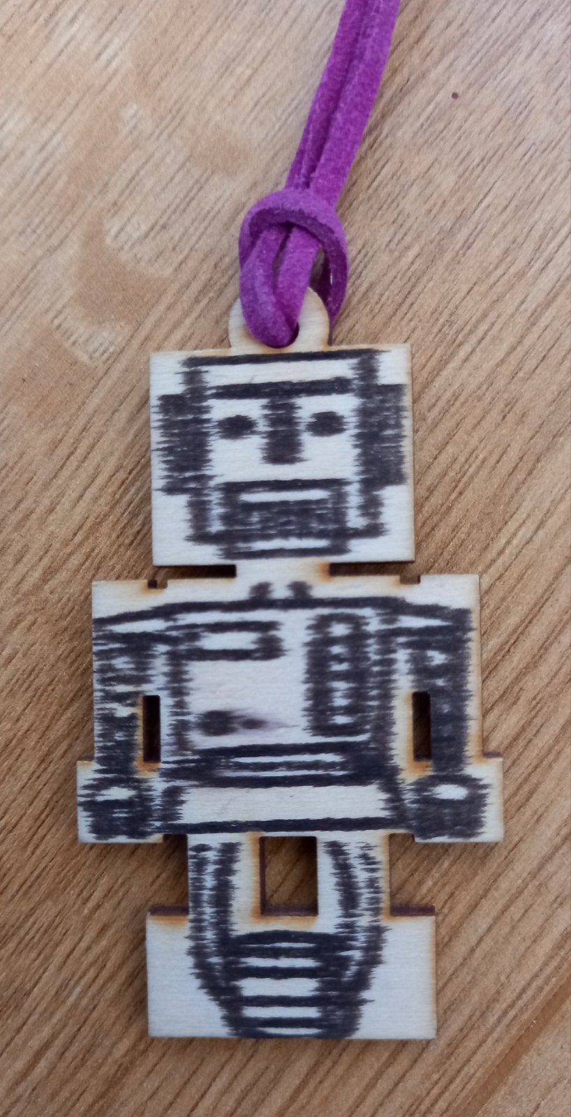 ketting/hanger met houten robot, Ophalen of Verzenden, Zo goed als nieuw, Beige, Ketting