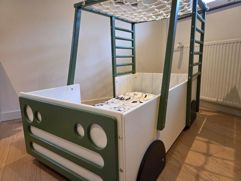Peuterbed, auto, met klimgedeelte, hoge kwaliteit hout, cust, Ophalen, 70 tot 85 cm, 140 tot 160 cm, Zo goed als nieuw