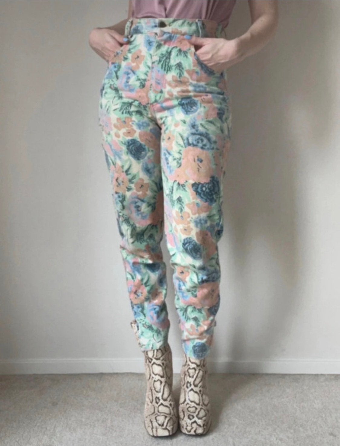 Vintage spijkerbroek, S/M. Denim bloemenprint 90s jeans, Overige kleuren, Verzenden, Vintage, W28 - W29 (confectie 36)