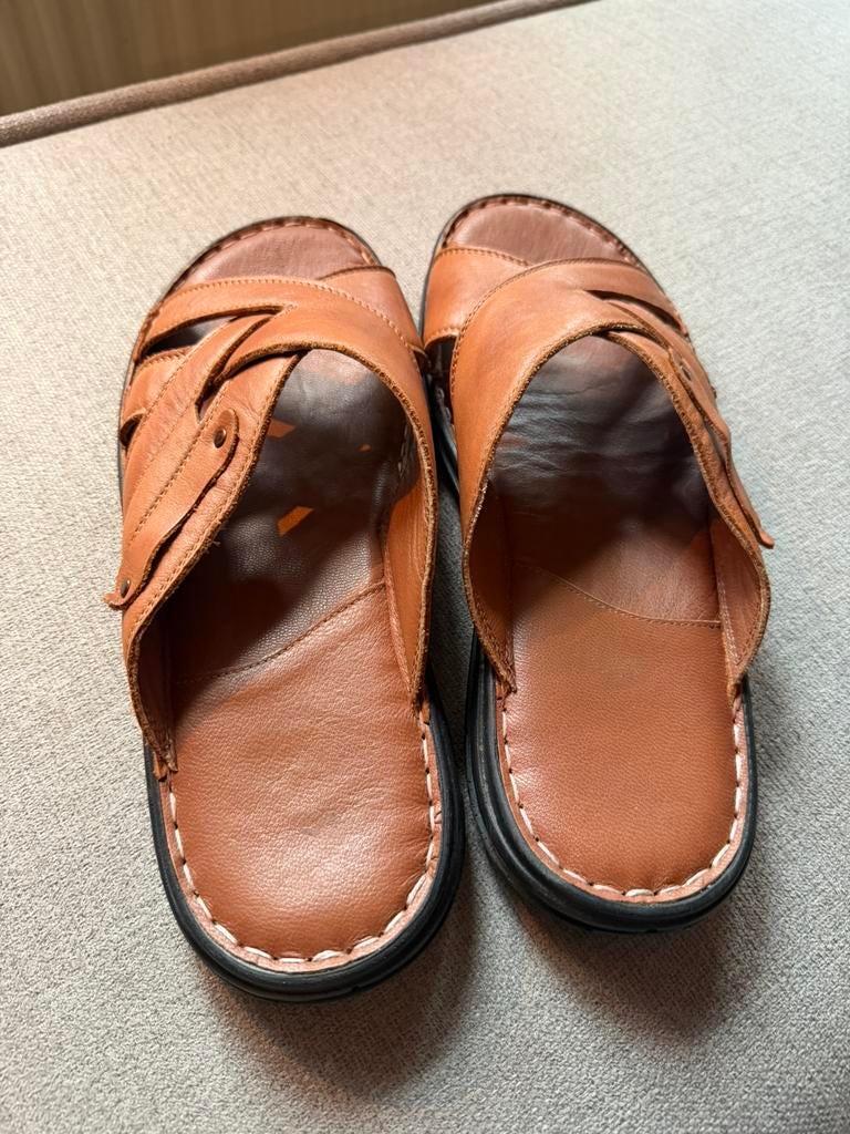 heren slippers maat 45, Kleding | Heren, Schoenen, Slippers, Bruin, Ophalen of Verzenden, Zo goed als nieuw