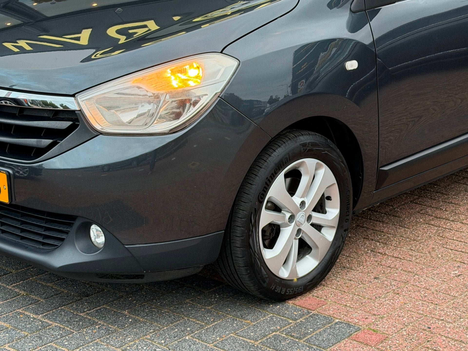 Dacia Lodgy 1.2 TCe Prestige 7p. Airco|NAVI|Nieuwe Ketting!, Auto's, Voorwielaandrijving, Stof, Gebruikt, 4 cilinders