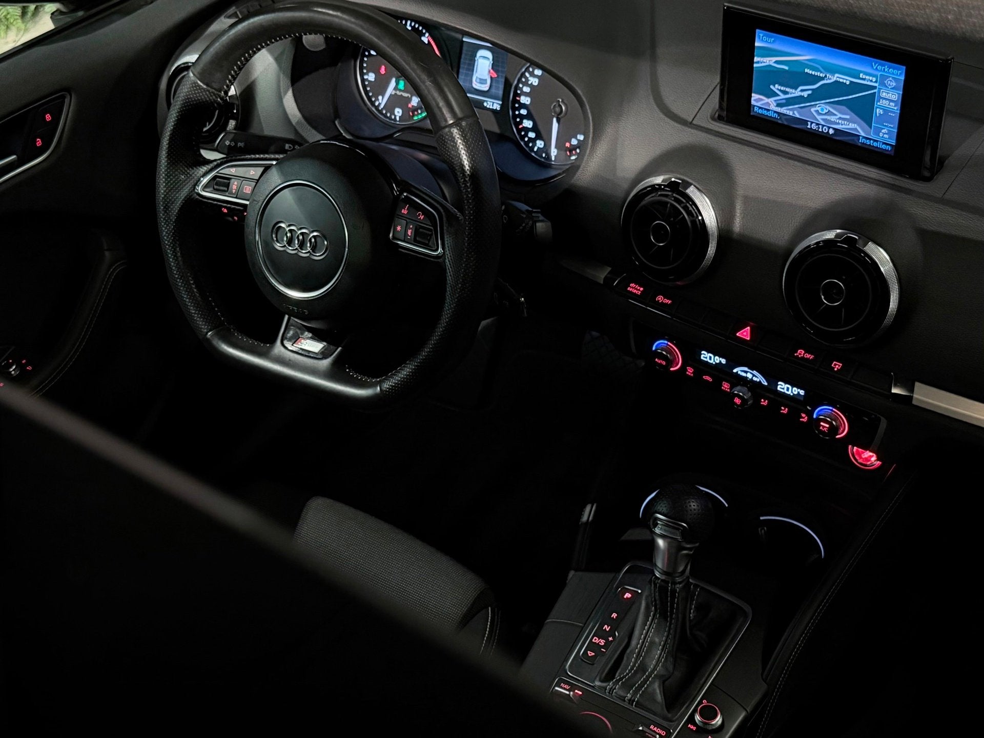 Audi A3 Sportback 1.4 TFSI g-tron | 3x S-line | Pano | Autom, Auto's, Dealer onderhouden, Gebruikt, 4 cilinders, Zwart