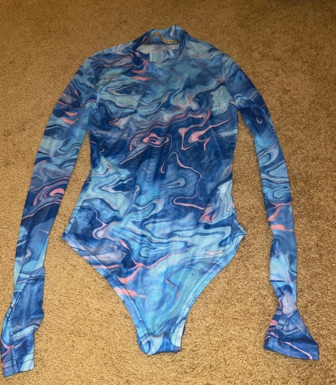 Body met marble/swirl print, Zwart, Ophalen of Verzenden, Zo goed als nieuw, Lange mouw