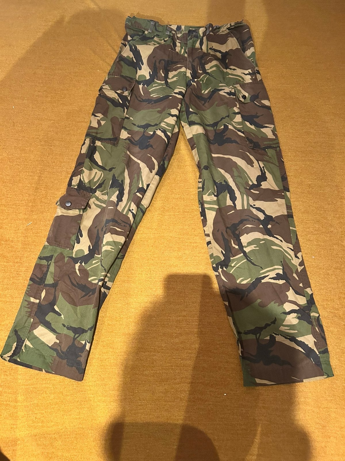 Gecamoufleerde broek KL leger, Ophalen of Verzenden, Landmacht, Nederland, Kleding of Schoenen