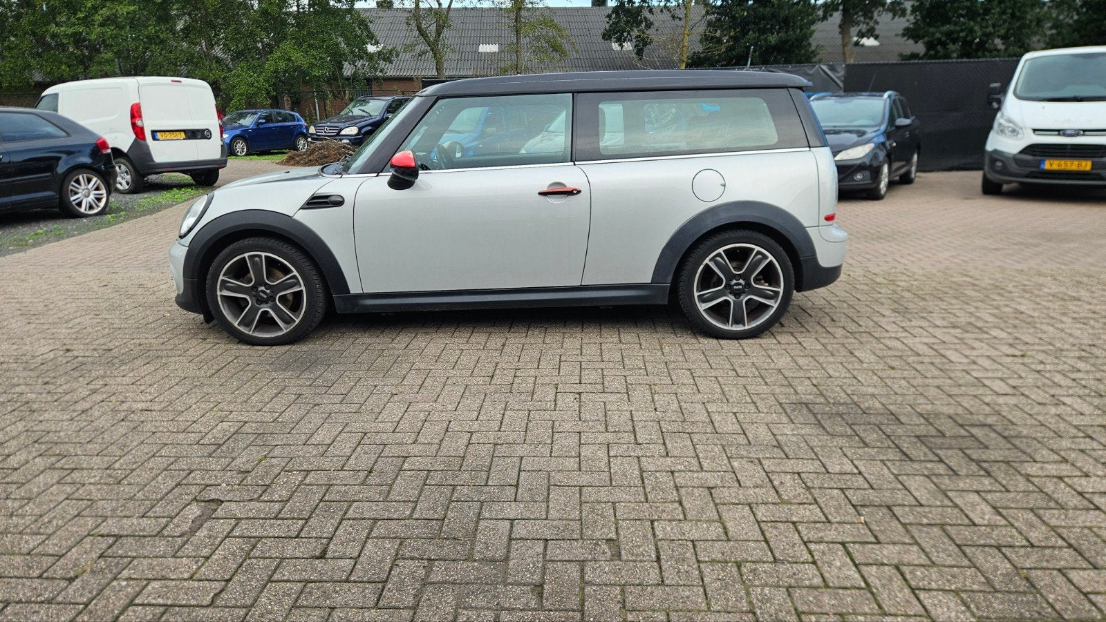Mini Clubman 1.6 D ONE 2013 Wit, Auto's, Voorwielaandrijving, Stof, 4 cilinders, 4 stoelen