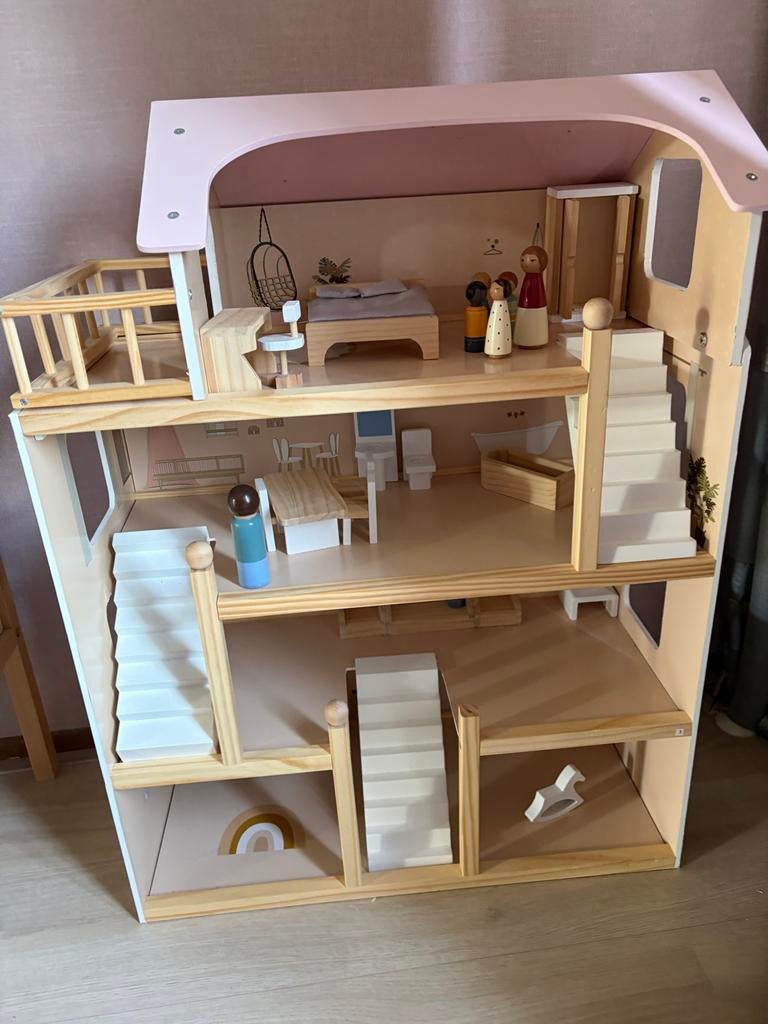 Houten Poppenhuis met Meubels en Poppetjes, Ophalen, Zo goed als nieuw, Jongen of Meisje