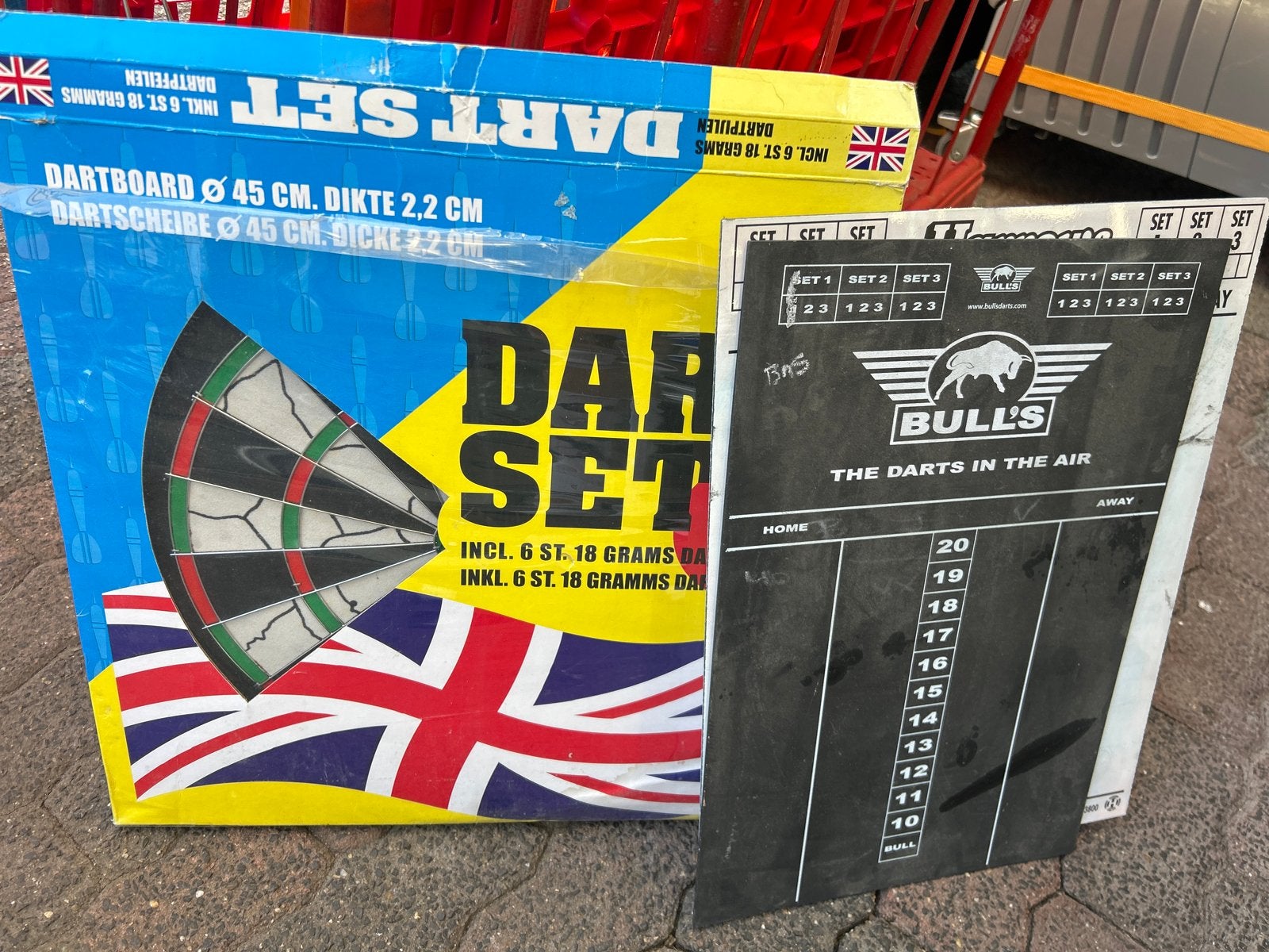 Dartbord set met een scorebord - Bulls, Ophalen, Gebruikt, Dartbord met pijlen