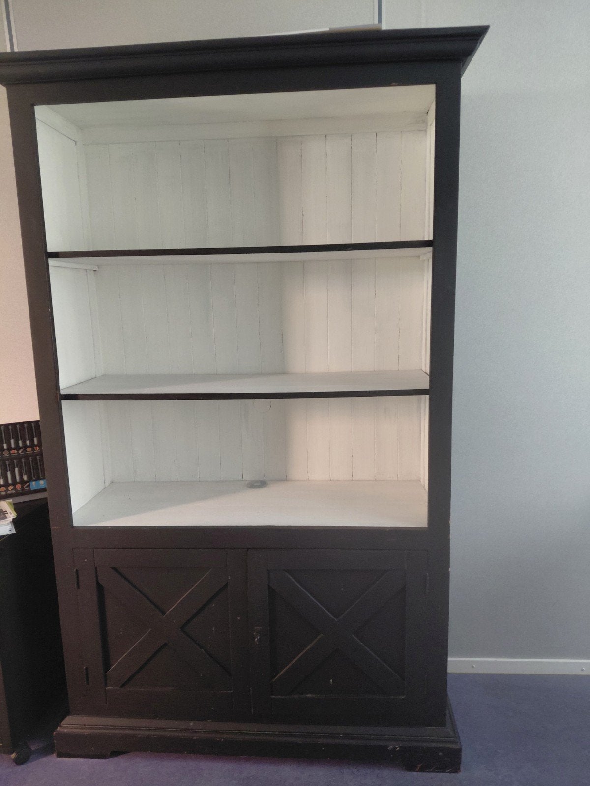 Buffetkast zwart wit hout, Ophalen, Met plank(en), Gebruikt, 100 tot 150 cm