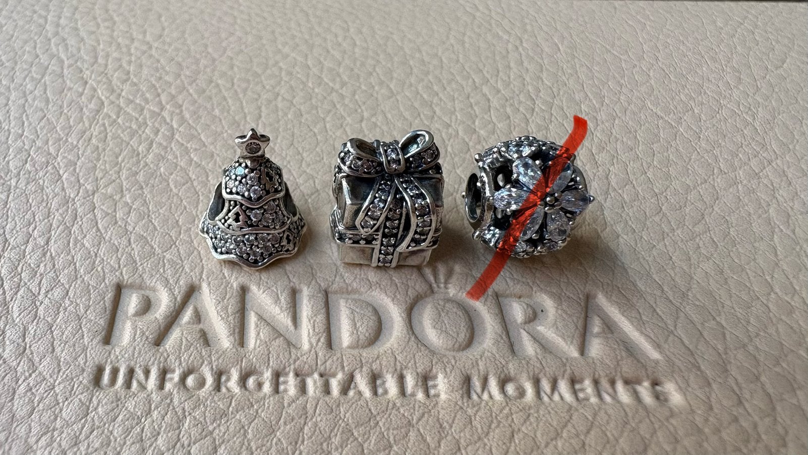 Pandora kerst winter, Sieraden, Tassen en Uiterlijk, Bedels, Pandora, Nieuw, Ophalen of Verzenden, 2 of 3 bedels