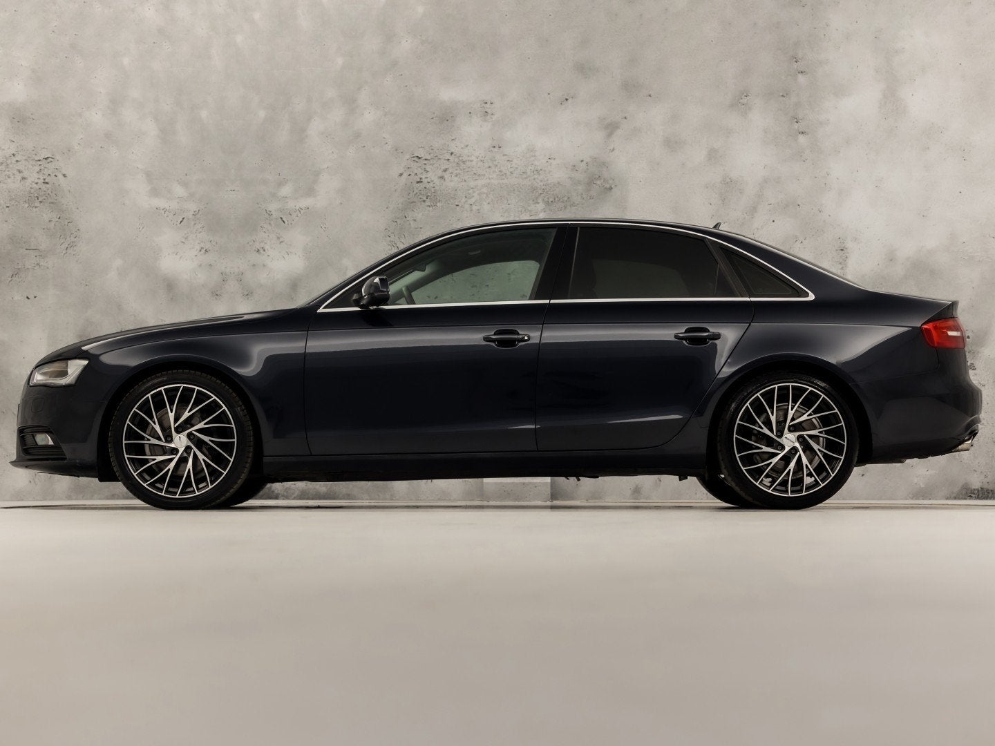 Audi A4 1.8 TFSI Sport (NAVIGATIE, CLIMATE, GETINT GLAS, SPO, Voorwielaandrijving, 12 maanden, Stof, Gebruikt
