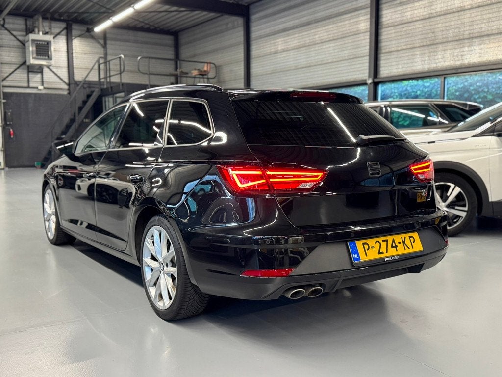 Seat Leon ST 2.0 TDI FR Ultimate Edition Pano/Leder/Carplay, Auto's, 1325 kg, Gebruikt, Euro 6, 4 cilinders