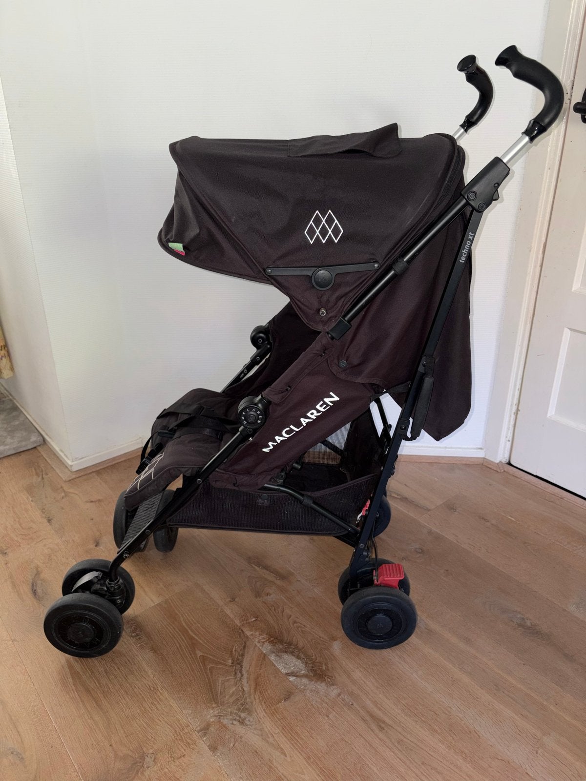 MacLaren Techno XT buggy met NIEUWE regenhoes, Gebruikt, Kinderwagen, Overige merken, Verstelbare duwstang