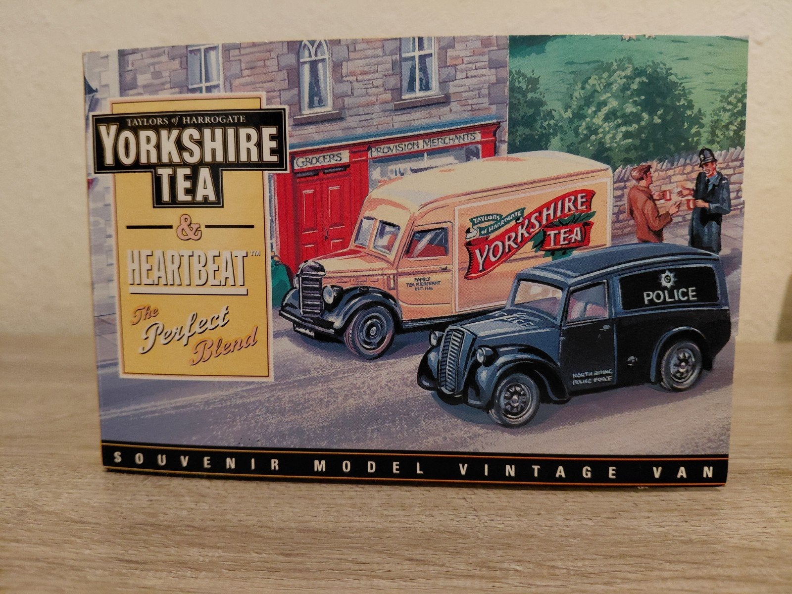 Yorkshire Tea & Heartbeat Souvenir, Verzenden, Nieuw, Groter dan 1:32, Overige merken