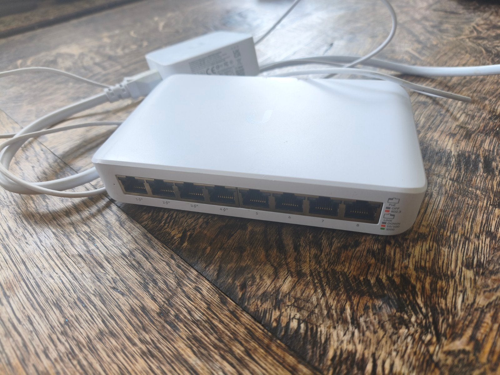 Unifi lite 8 poe switch, Hobby en Vrije tijd, Elektronica-componenten, Ophalen of Verzenden