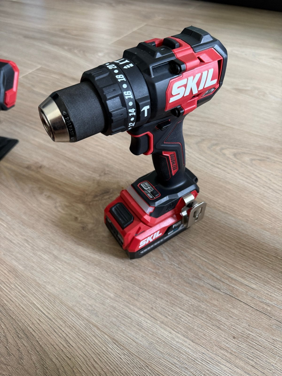 SKIL Accu Klopboormachine 20V met 4.0Ah accu en lader, 600 watt of meer, Nieuw, Ophalen of Verzenden, Boor- en Schroefmachine