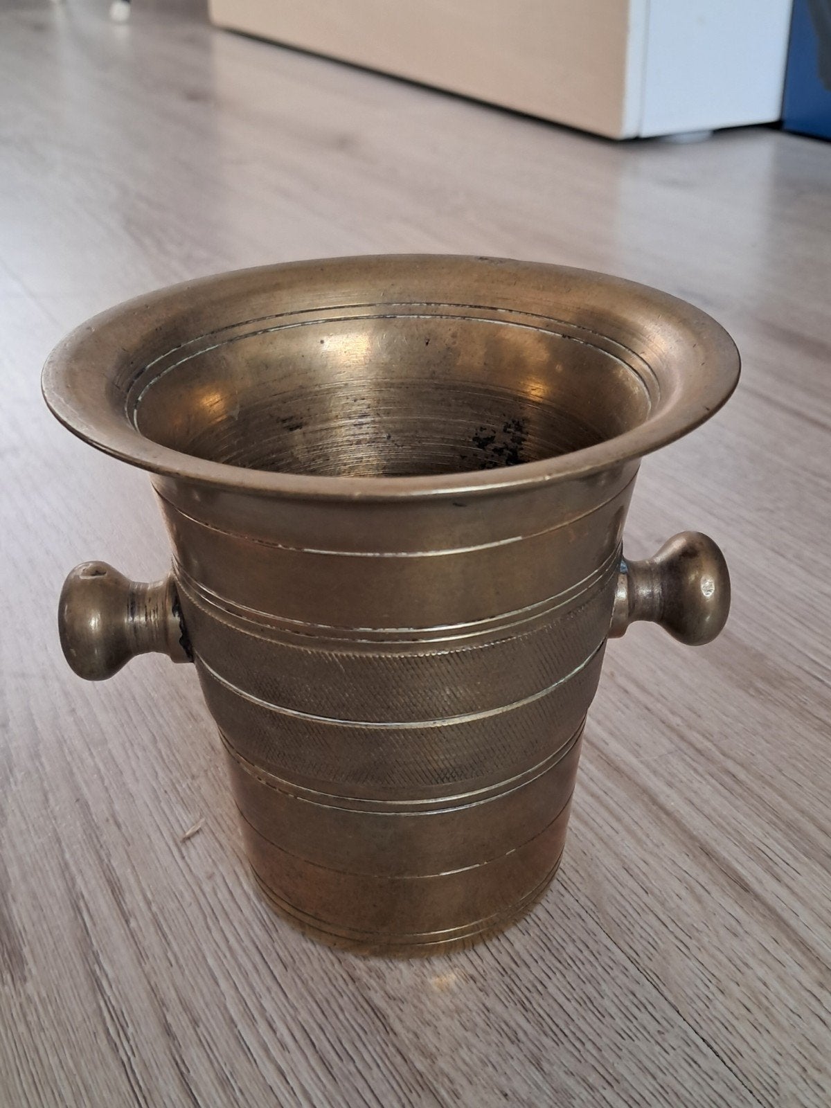 Zware oude messing vijzel zonder stamper, Ophalen of Verzenden