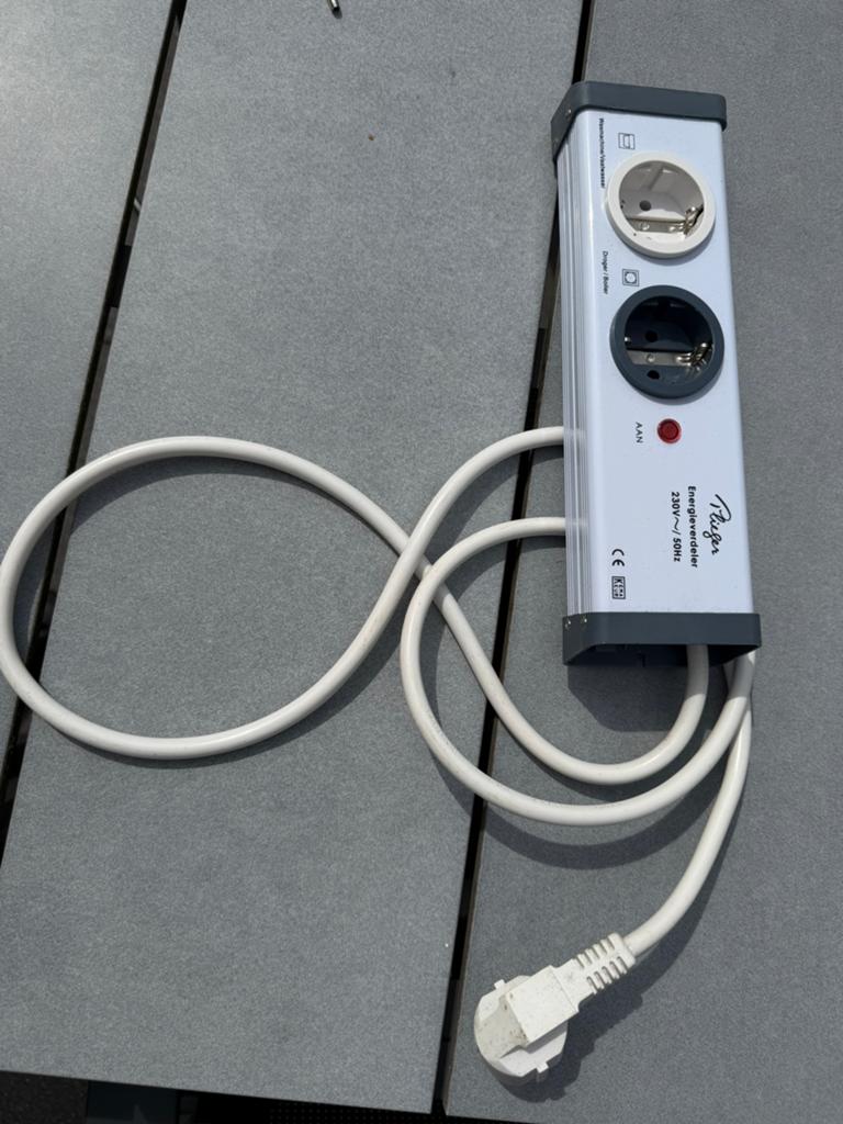 Plieger energieverdeler, Ophalen, Zo goed als nieuw, Stopcontact