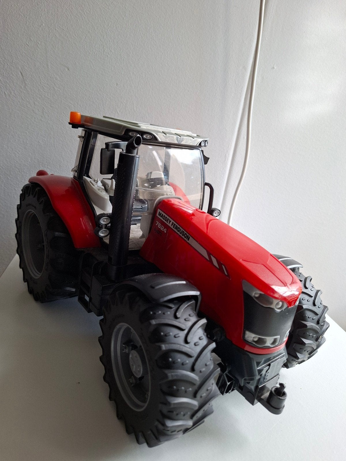 Bruder Massey Ferguson 7624 Tractor Speelgoed, Ophalen of Verzenden, Gebruikt, Jongen of Meisje