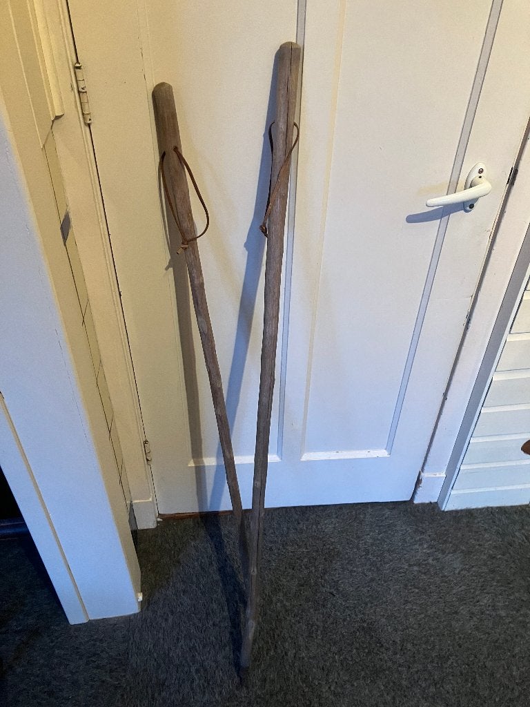 houten jacht wandelstokken met ijzeren pen 2 stuks, Ophalen, Gebruikt