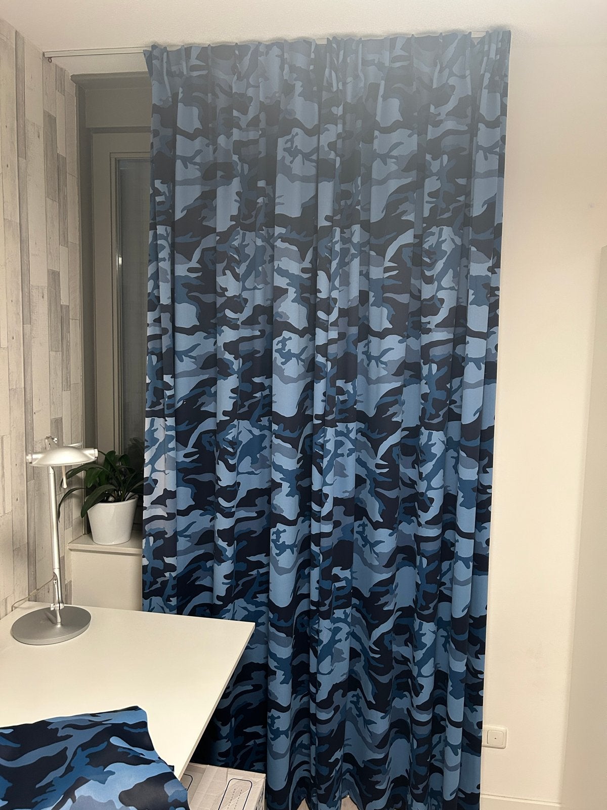 Blauwe camouflage gordijnen - 2 stuks, Ophalen of Verzenden, Zo goed als nieuw, Blauw