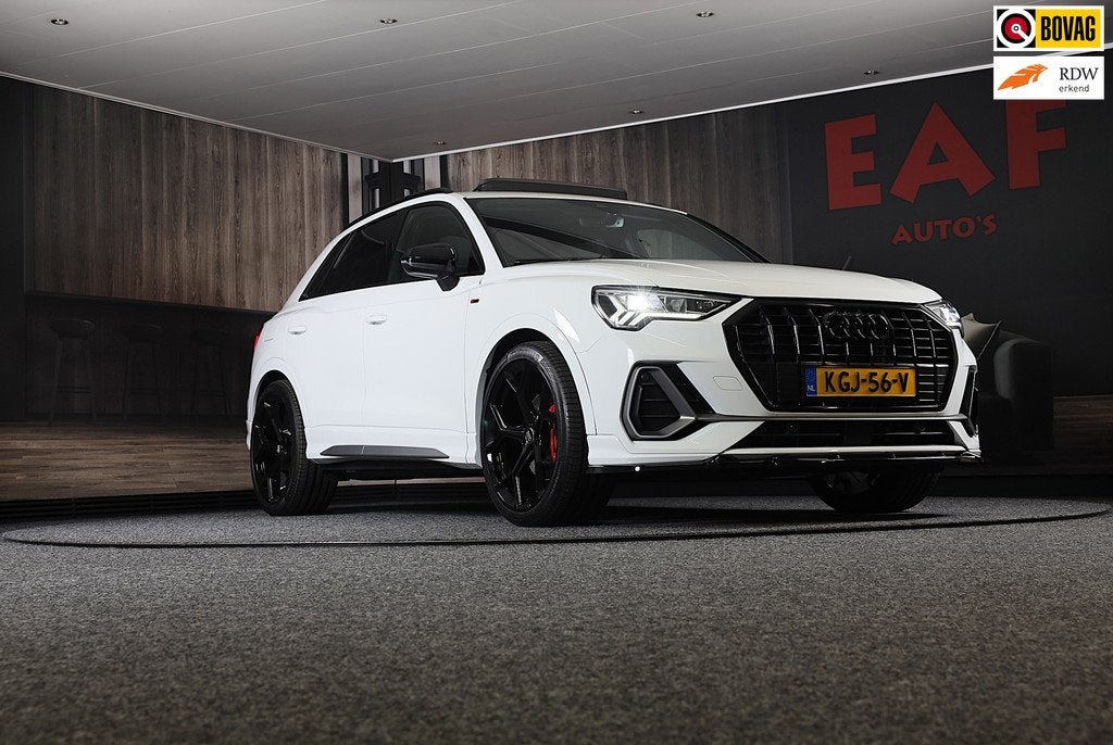 Audi Q3 45 TFSI e RSQ3 Look / AUT / Cc / Lane Assist / Camer, Gebruikt, Euro 6, Leder en Stof, Wit