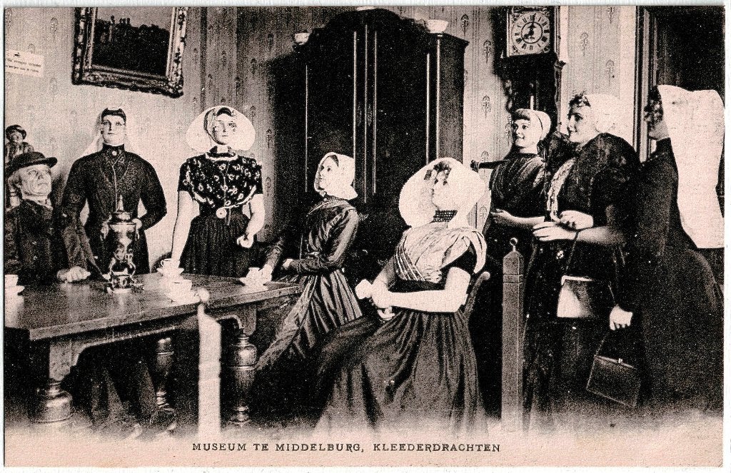 Middelburg,Klederdrachten in Museum no71, ongelopen, ca.1925, Verzenden, 1920 tot 1940, Ongelopen, Zeeland